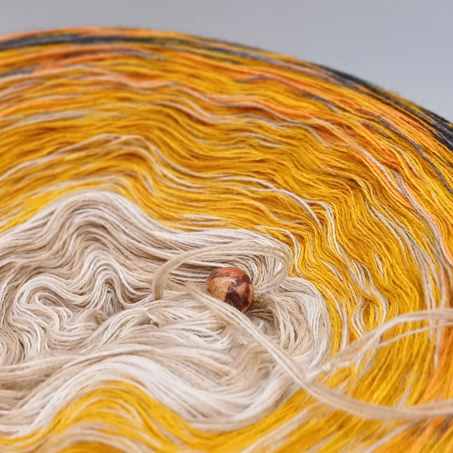 Bobbel "Puntilla 3" verschiedene Lauflängen, 4-fädig Farbverlauf