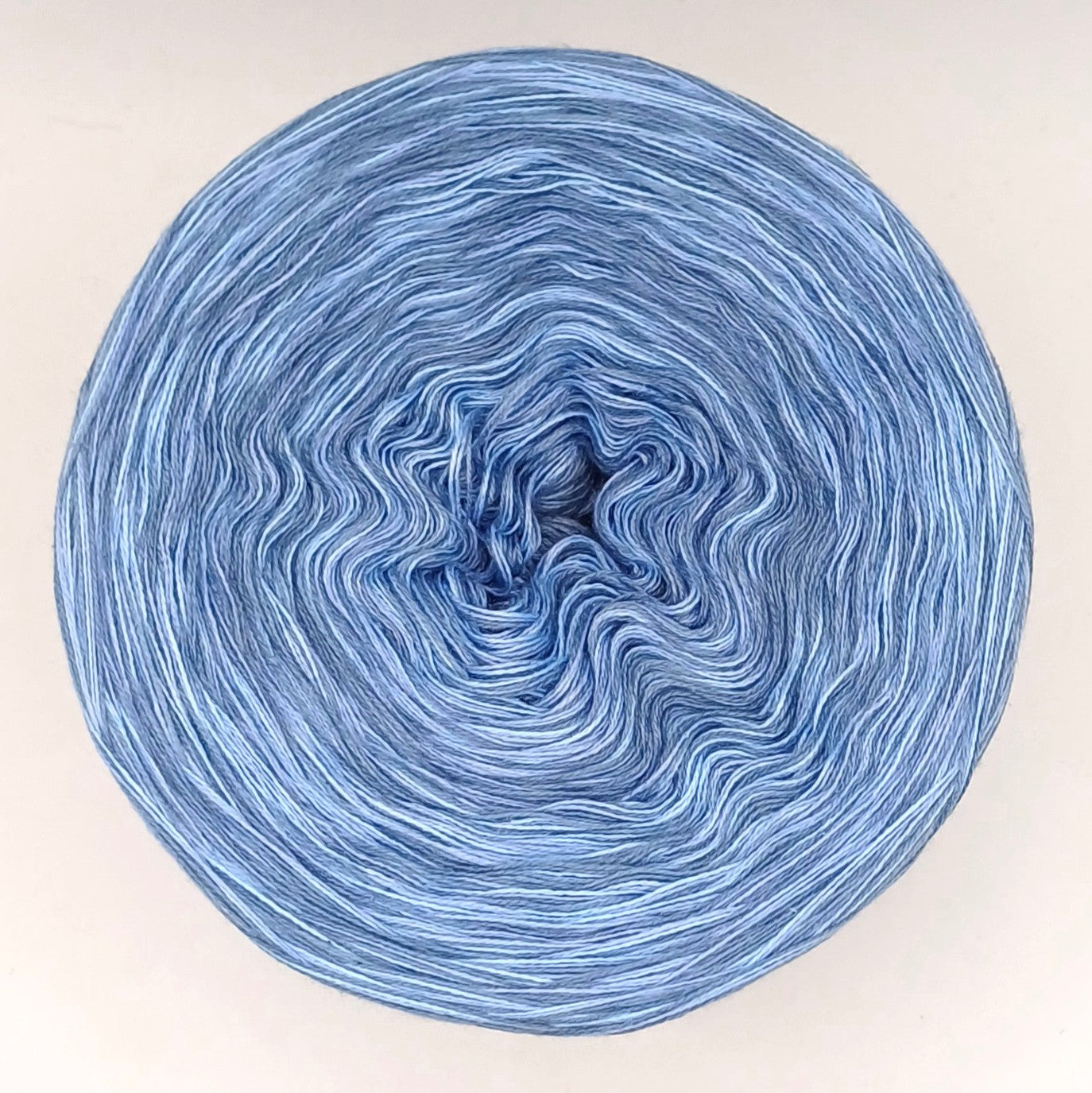 Bobbel "Blauer Himmel", 4-fädig meliert, verschiedene Lauflängen