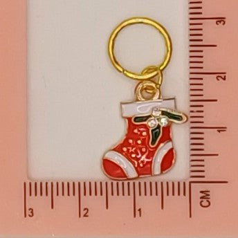 Weihnachtliche Maschenmarkierer in der Dose