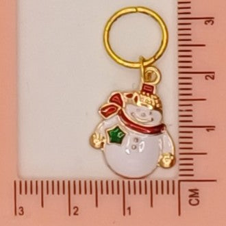 Weihnachtliche Maschenmarkierer in der Dose