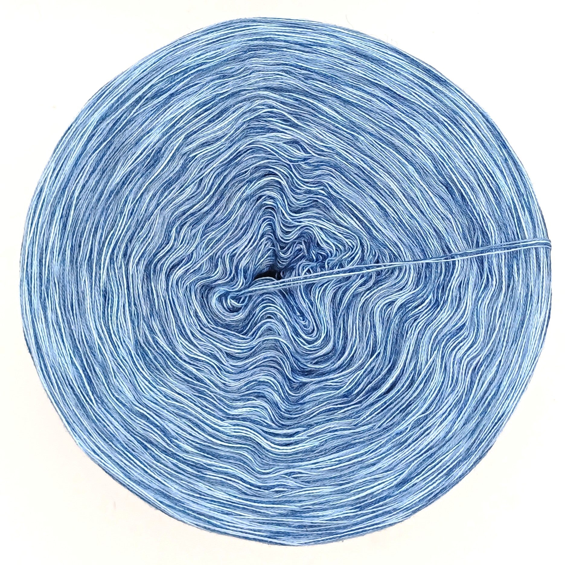 Bobbel "Blauer Montag", 4-fädig meliert, verschiedene Lauflängen