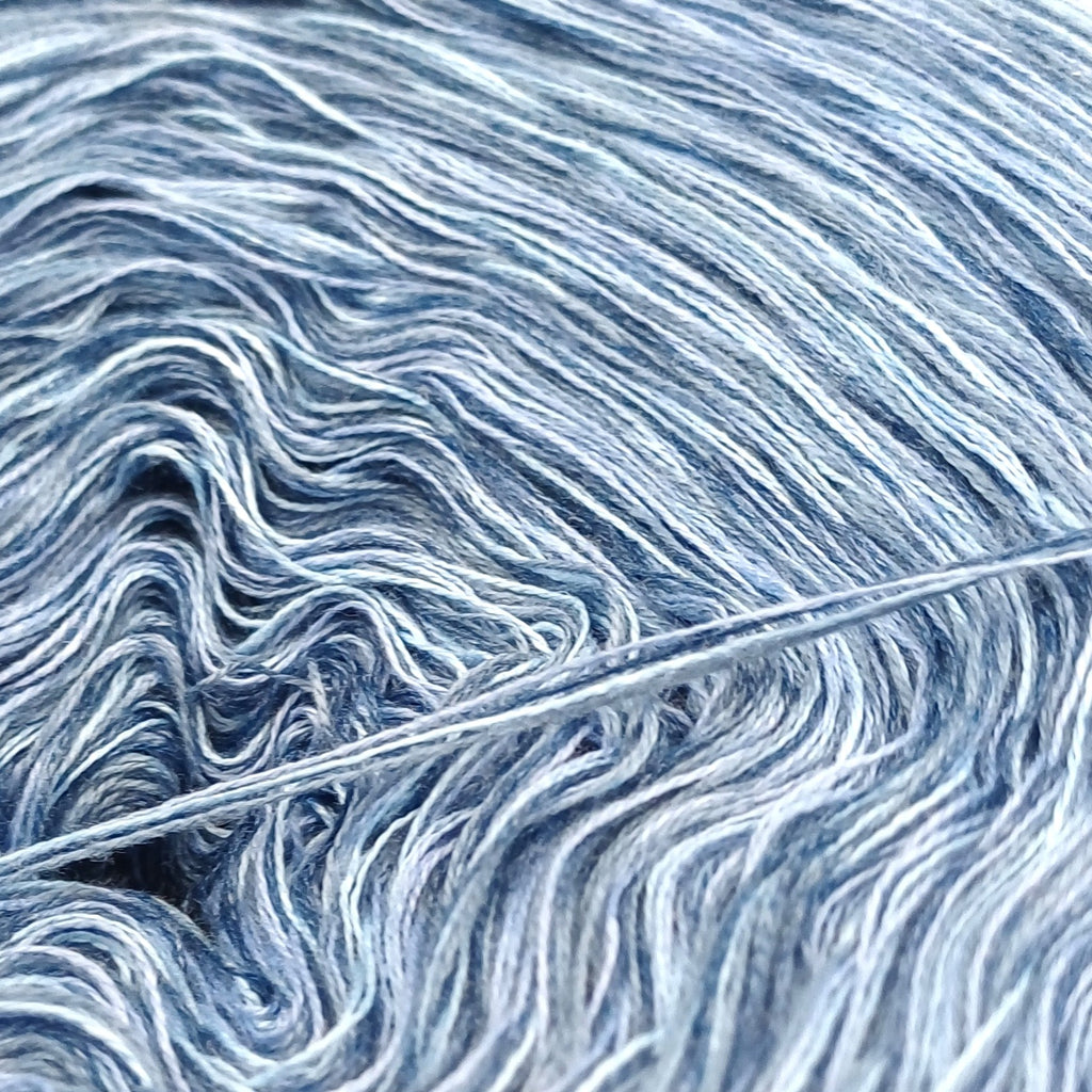 Bobbel "Blauer Montag", 4-fädig meliert, verschiedene Lauflängen