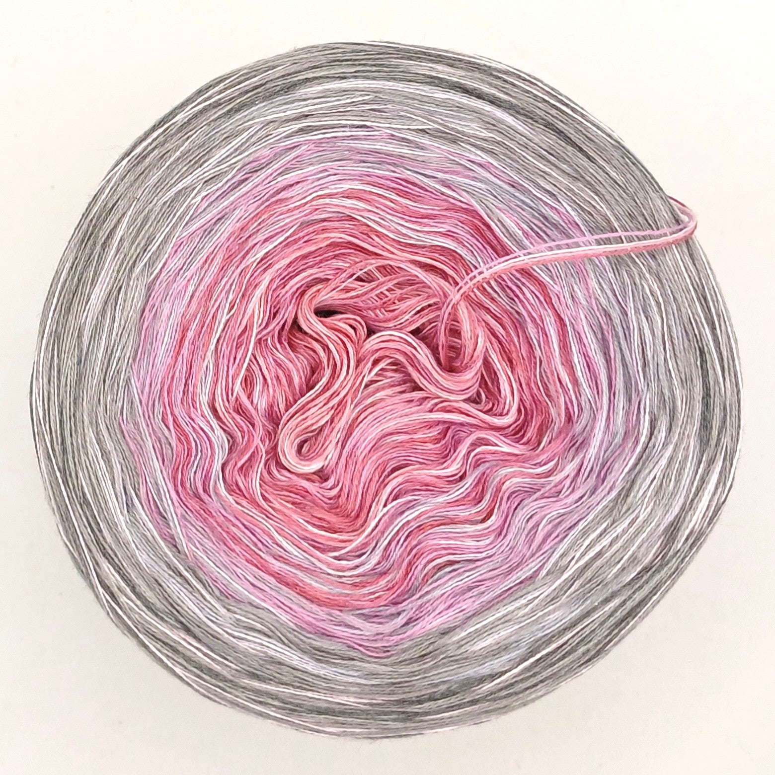 Schnäppchen Bobbel 4-fädig, mit Farbverlauf, 250g/935m (07226)