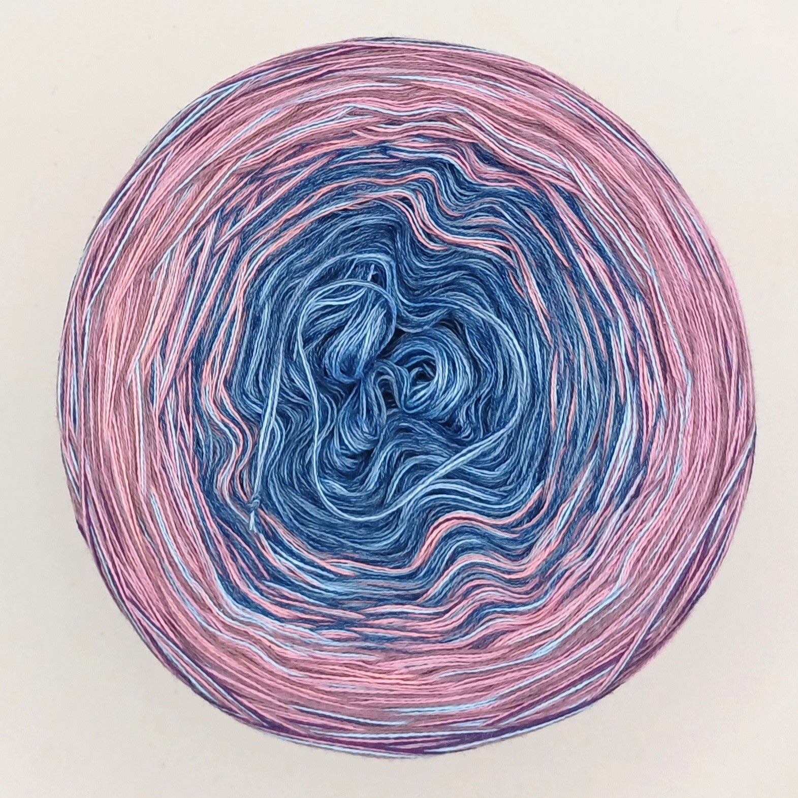 Schnäppchen Bobbel 4-fädig, mit Farbverlauf, 250g/935m (07426)