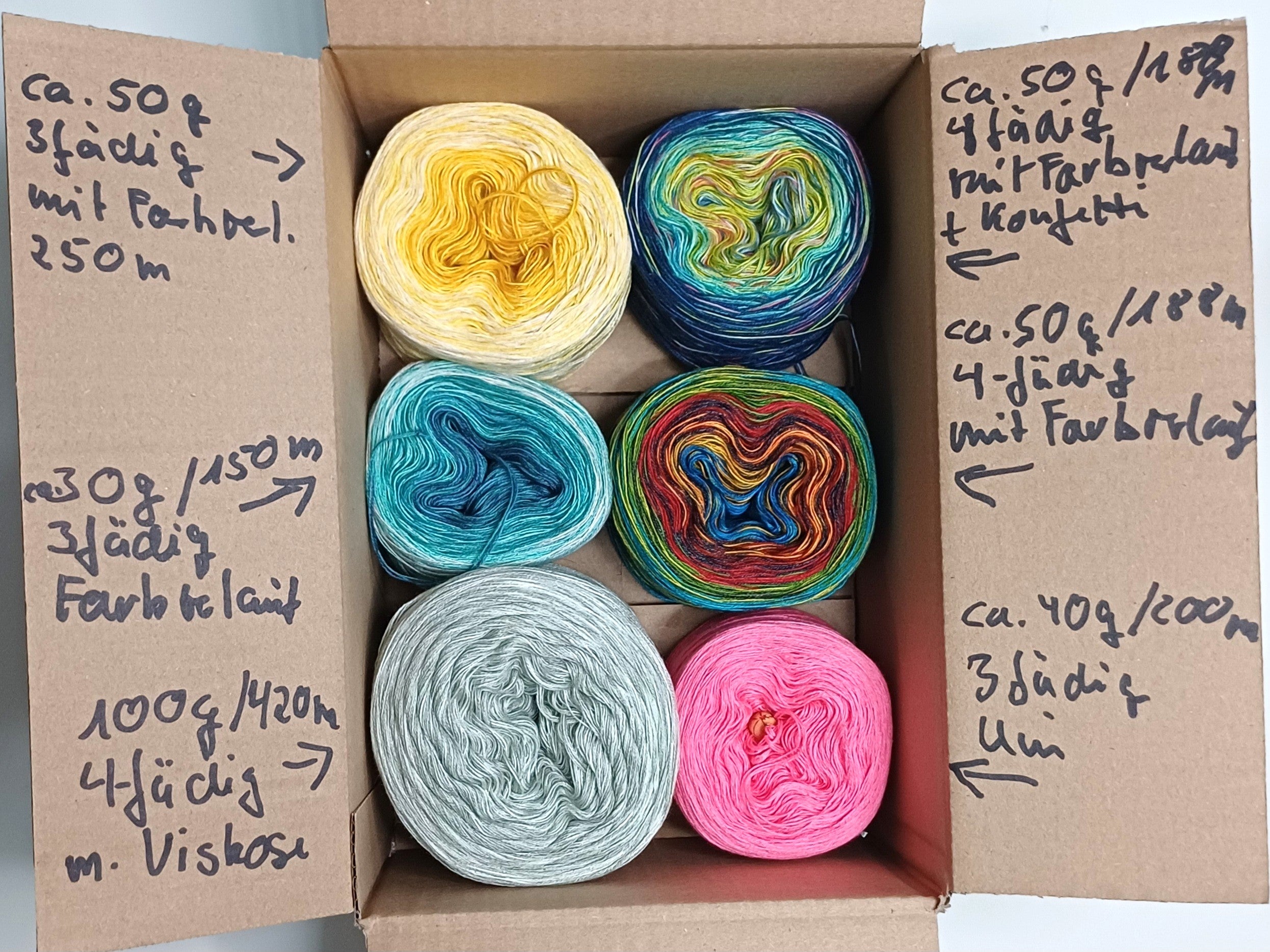 Schnäppchen Kiste Bobbel 3-fädig, gemischt, 320g/1396m (06726)