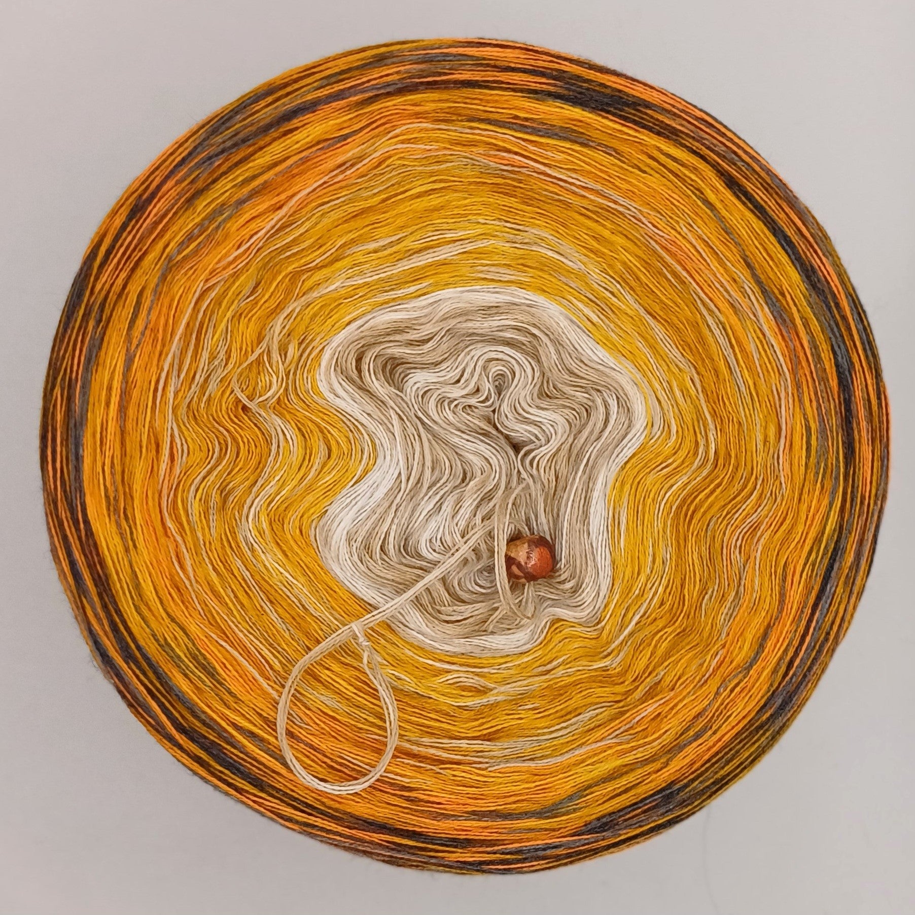 Bobbel "Puntilla 3" verschiedene Lauflängen, 4-fädig Farbverlauf