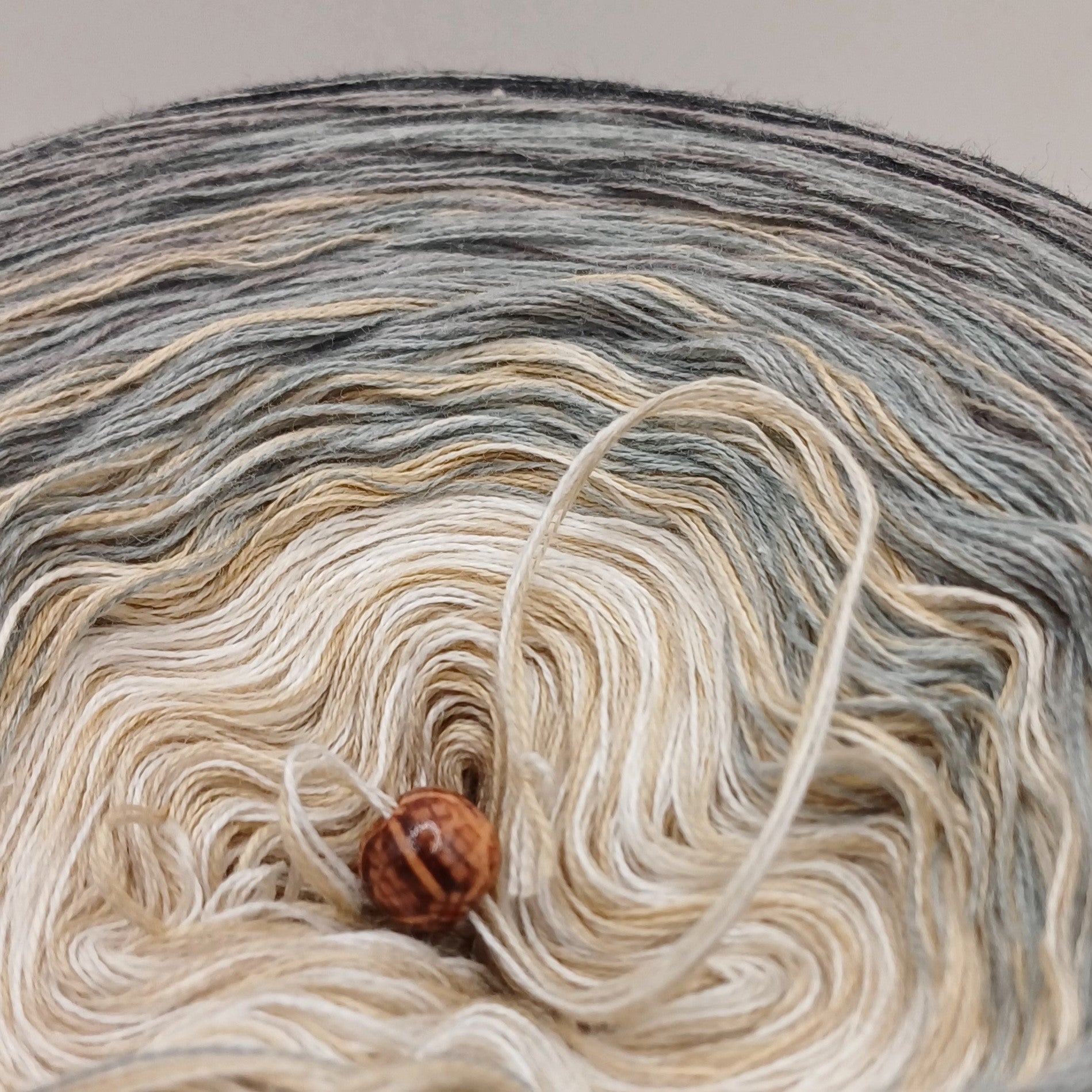 Bobbel "Puntilla 4" verschiedene Lauflängen, 4-fädig Farbverlauf