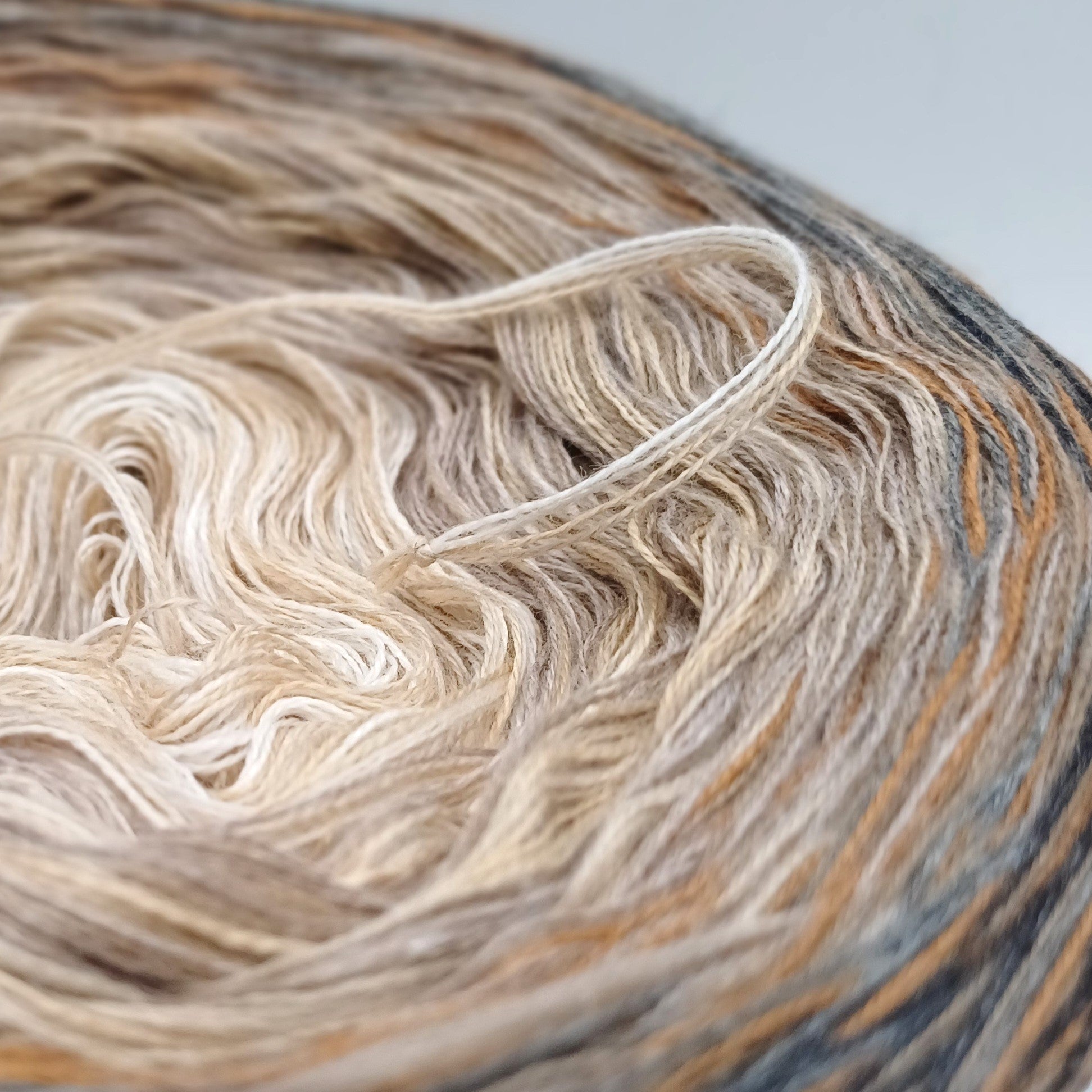 Bobbel "Puntilla 5" verschiedene Lauflängen, 4-fädig Farbverlauf