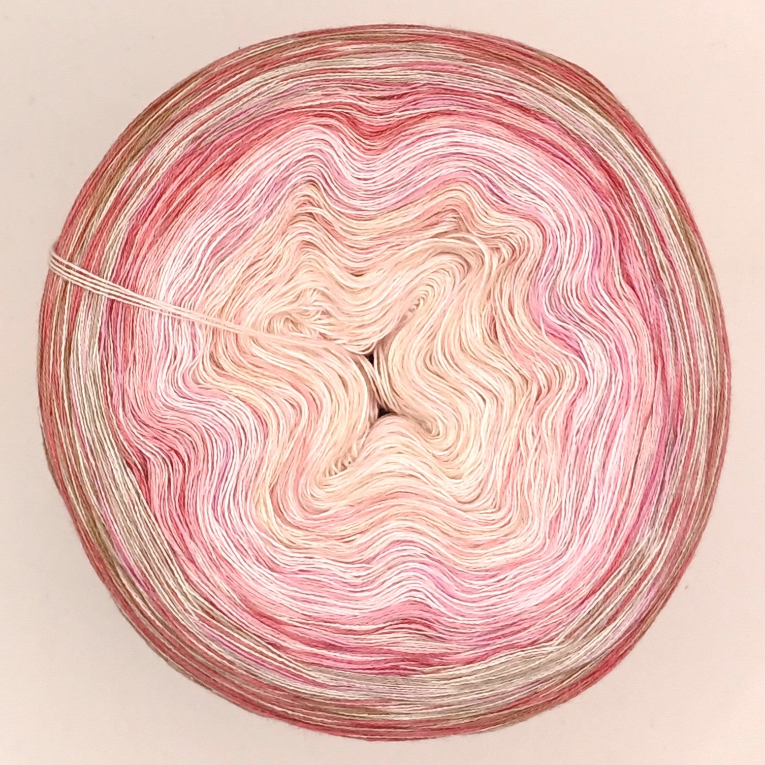 Schnäppchen Bobbel 4-fädig, mit Farbverlauf + Viskose, 250g/1050m (07726)