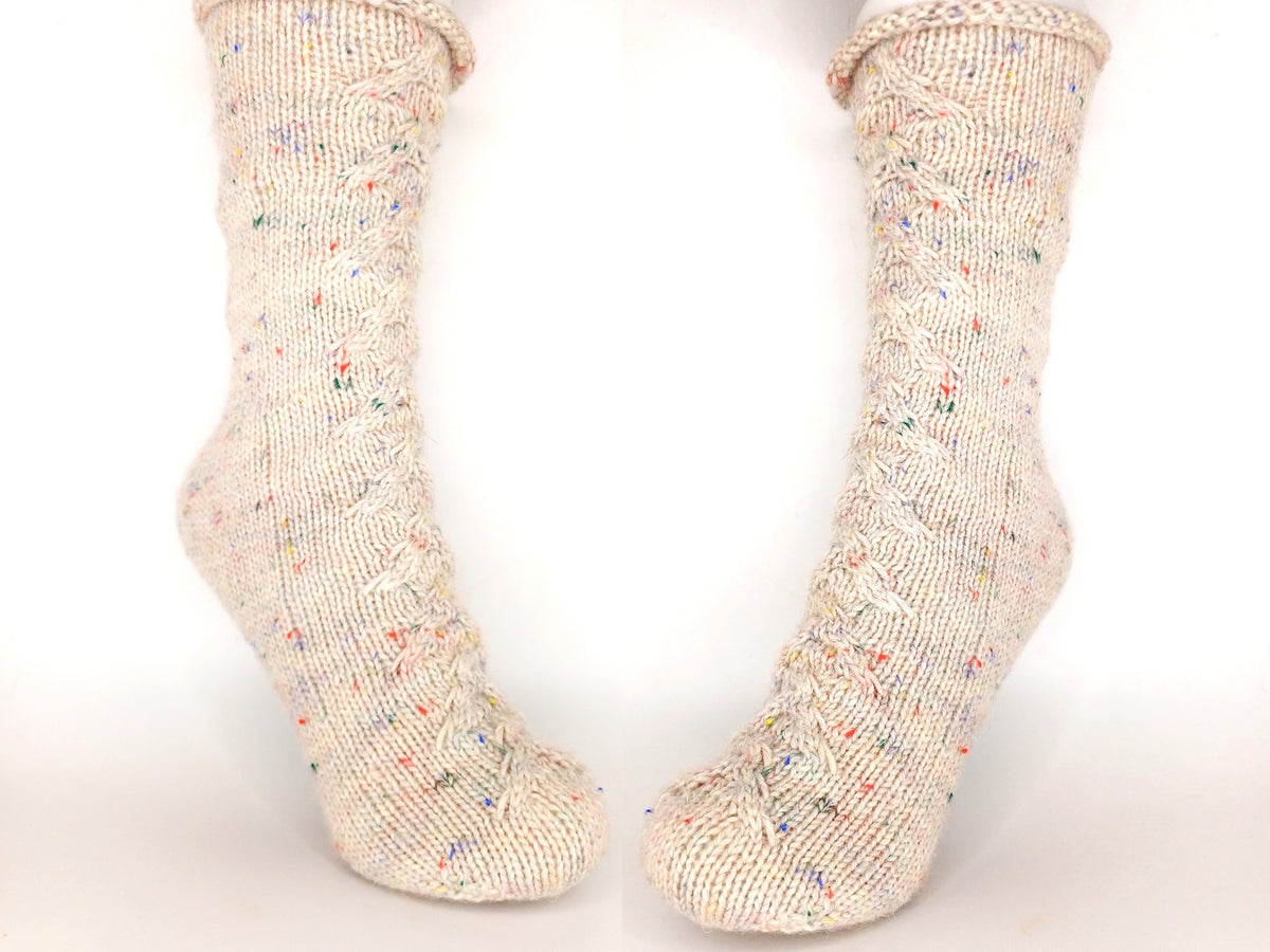 Socken 2026 - Septemper: Fixe Quicky Ferse "Kuschelzeit" mit Zopfmuster, 6-fach, Toe Up