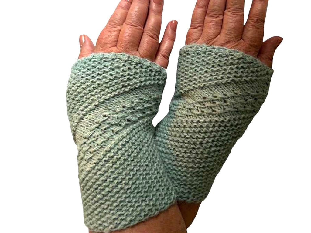 Handstulpen "Digi" diagonal gestrickt, mit Musterstreifen, für Damen und Herren