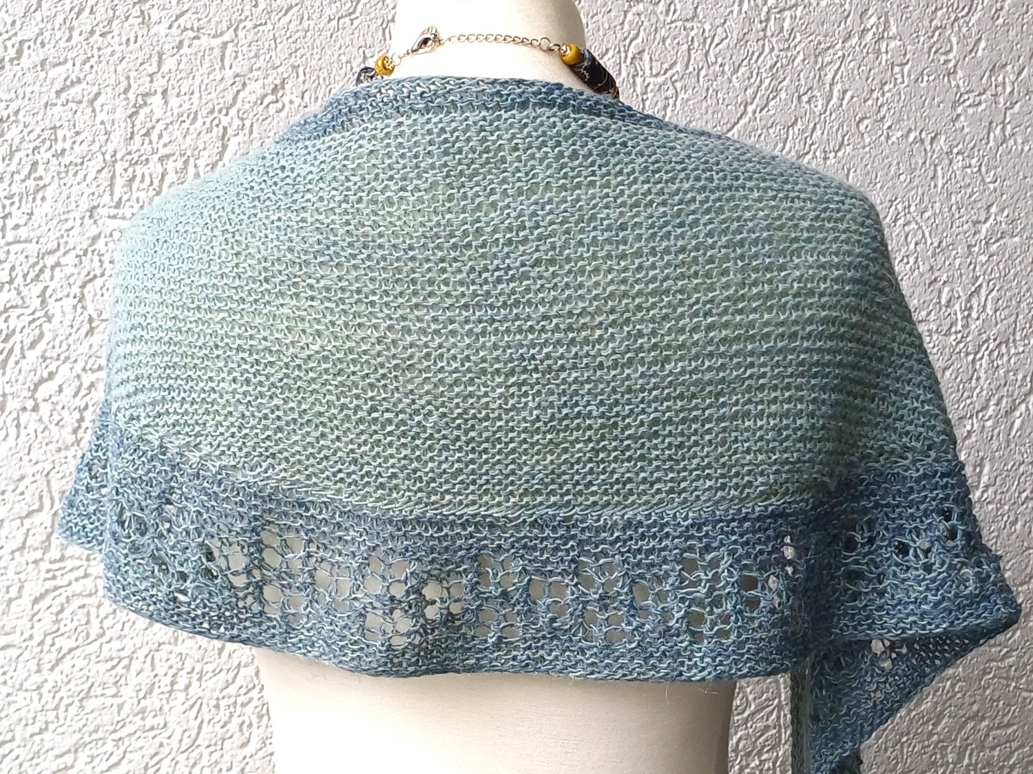 Halbmondtuch "Sweety" mit raffinierter Konstruktion stricken