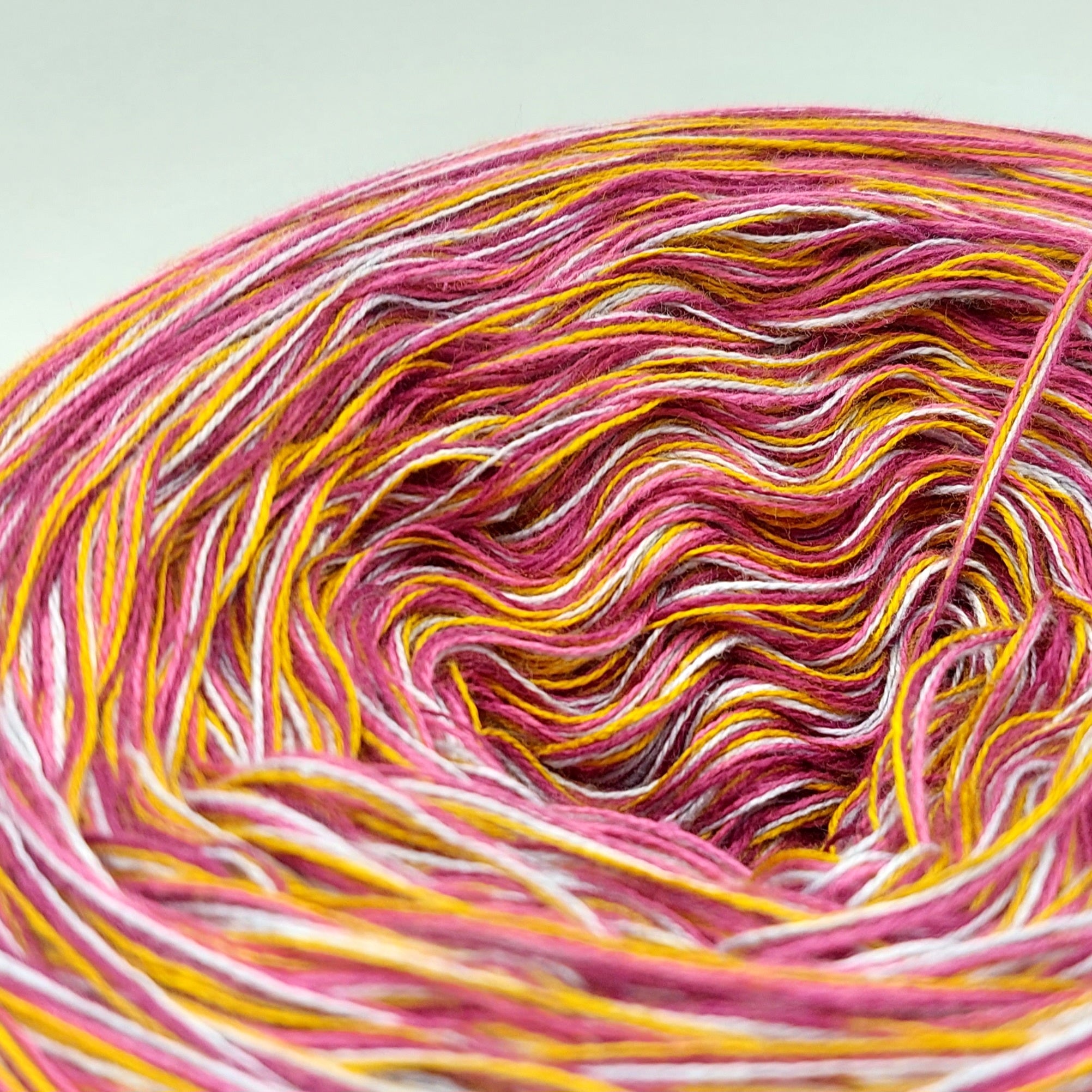 Bobbel "Himbeerkugel", 4-fädig meliert, verschiedene Lauflängen