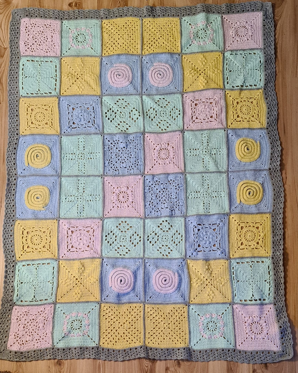 Häkelset Granny Square Decke häkeln